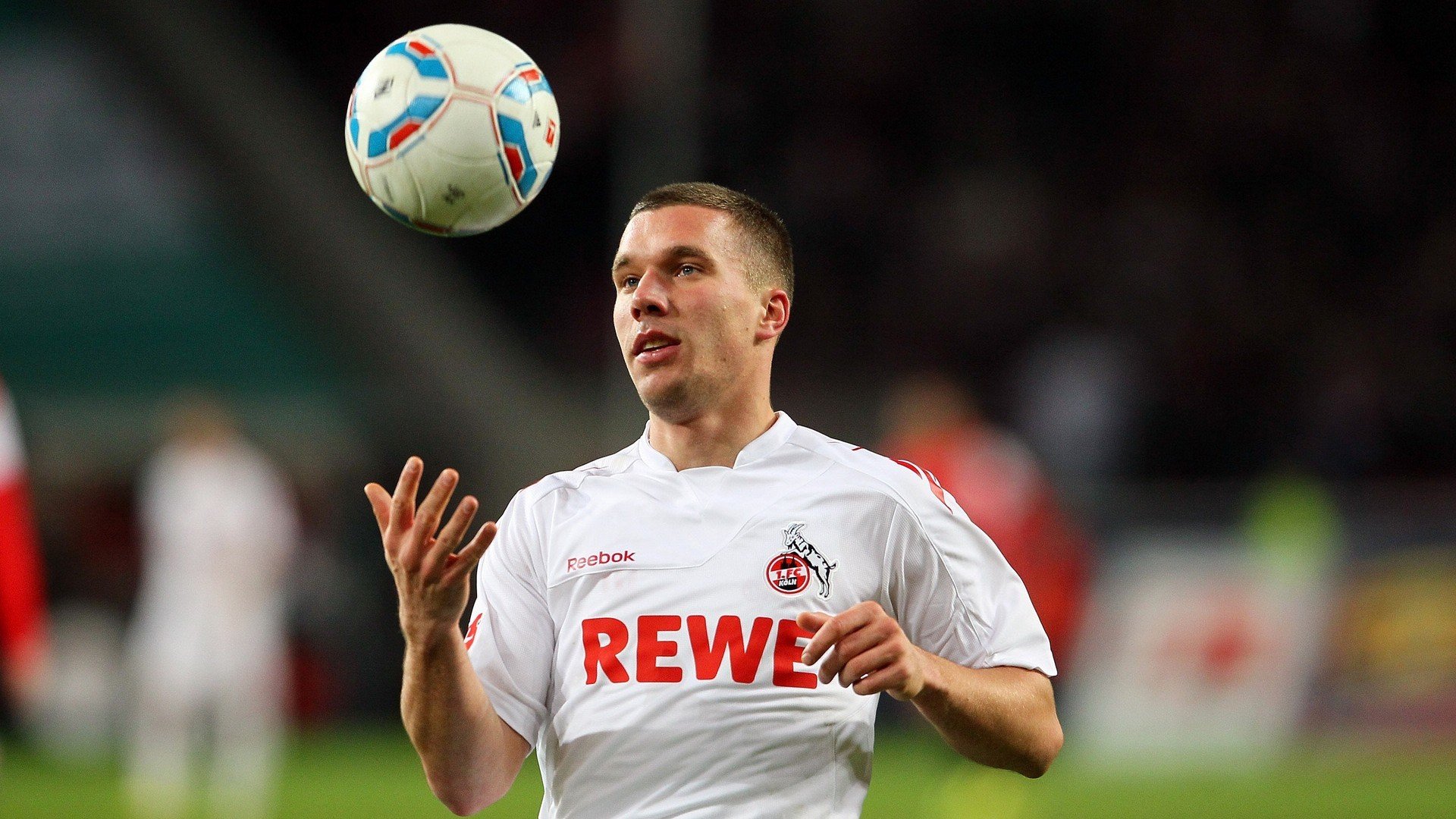 三笘薰德甲争冠战接管比赛,切尔西欧战血拼皇家社会显铁血