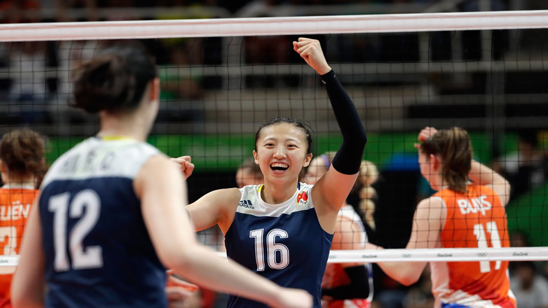 北极光闪耀沙漠,冰岛碾压阿联酋,阿诺德独造三球惊艳2026世界杯